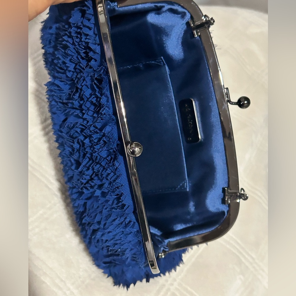 Blue Roses Dominique Clutch by Inge Christopher - Picture 8 of 10